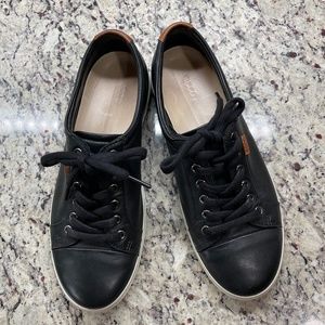 Ecco Soft 7 women’s black leather sneakers size 9